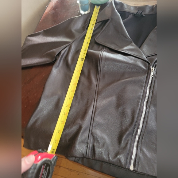 Womans jacket - Picture 7 of 8